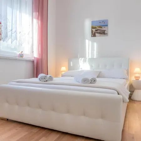 30218 - Mira Apartman Crikvenica